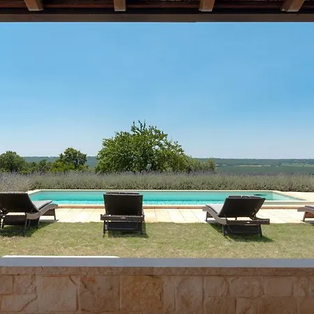 Trullo Badessa Villa *