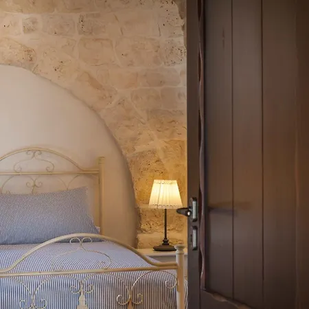 Trullo Badessa Villa *